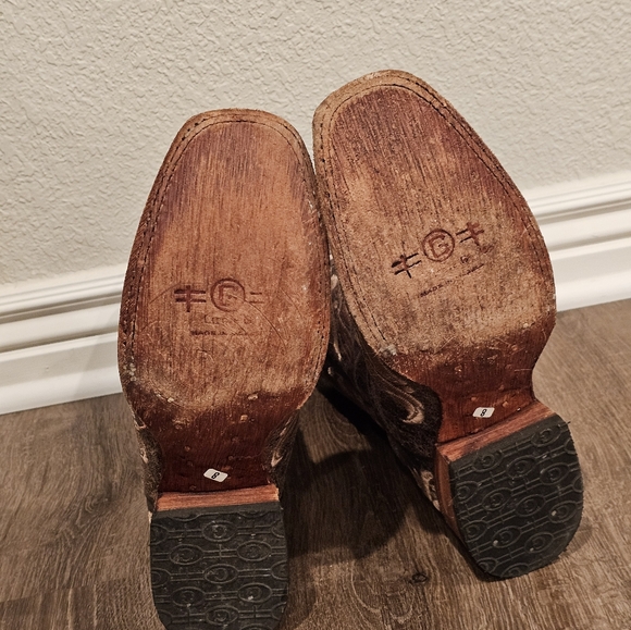 Embroidered women's boots - Picture 5 of 8